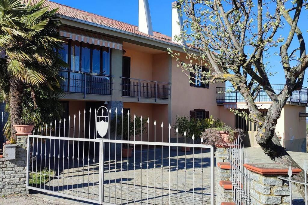 Il Canto Del Gallo Casa Vacanze Ristorante Pizzeria Cassinasco Exterior foto